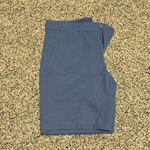 Holderness and Bourne Golf Shorts. North Sea Color. 
30 waist. 8.75 inch inseam